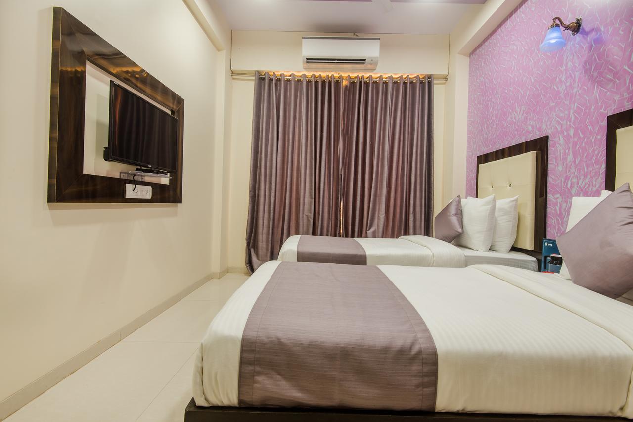 Oyo 9326 Om Sai Residency Hotel Bombaim Exterior foto