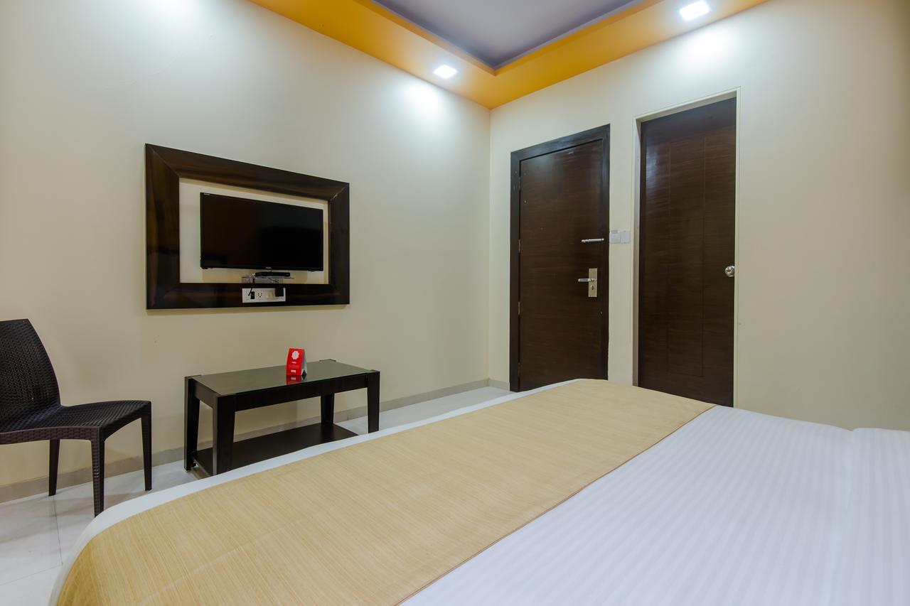 Oyo 9326 Om Sai Residency Hotel Bombaim Exterior foto